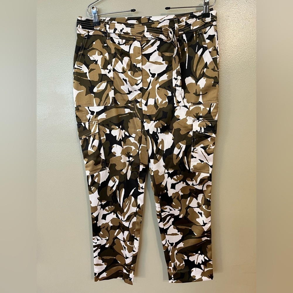 Chicos Womens Floral Boho Print Cargo Belted Ankle Pants Size 0.5/6 New